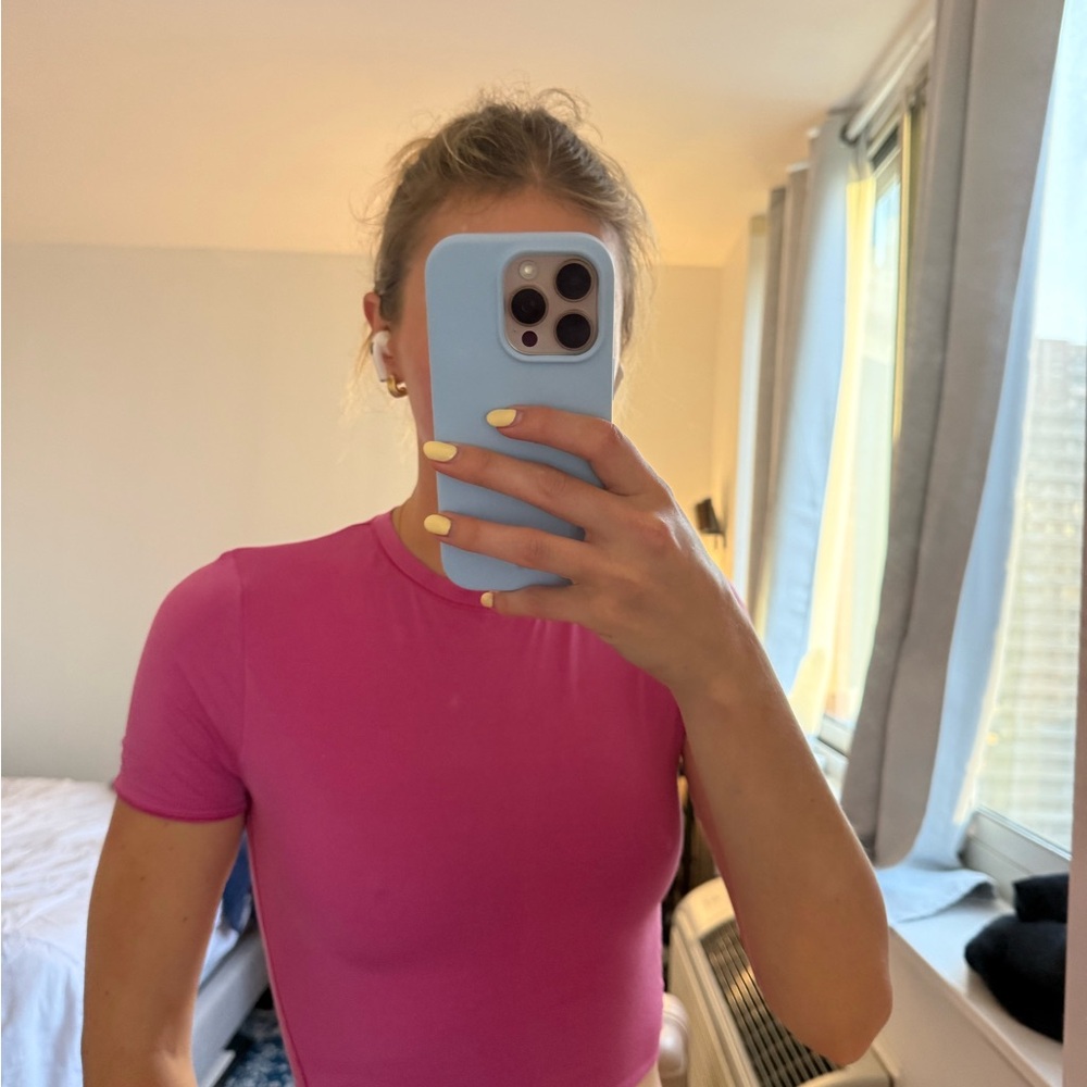 Women's Crewneck Short Sleeve Top in Bright Pink